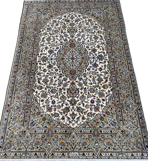 Fine Hand-Knotted Persian Kashan Carpet