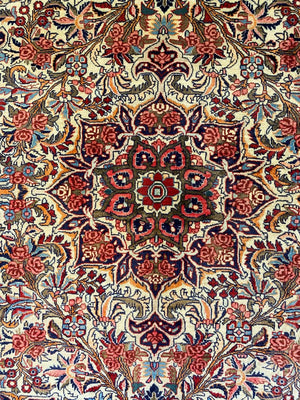 Fine Hand-Knotted Persian Bidjar Rug