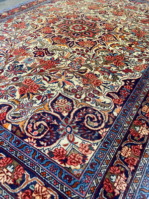 Fine Hand-Knotted Persian Bidjar Rug