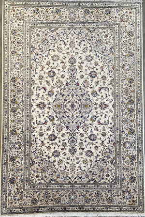 Fine Hand-Knotted Persian Kashan Carpet