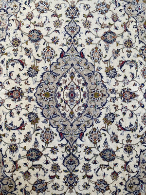 Fine Hand-Knotted Persian Kashan Carpet