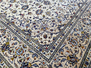 Fine Hand-Knotted Persian Kashan Carpet