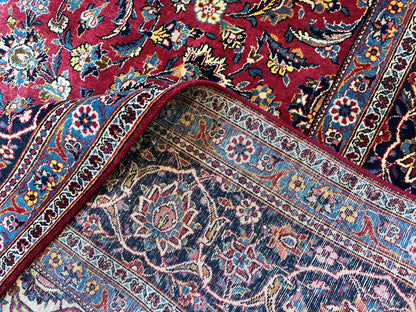 Fine Hand-Knotted Persian Kashan Carpet
