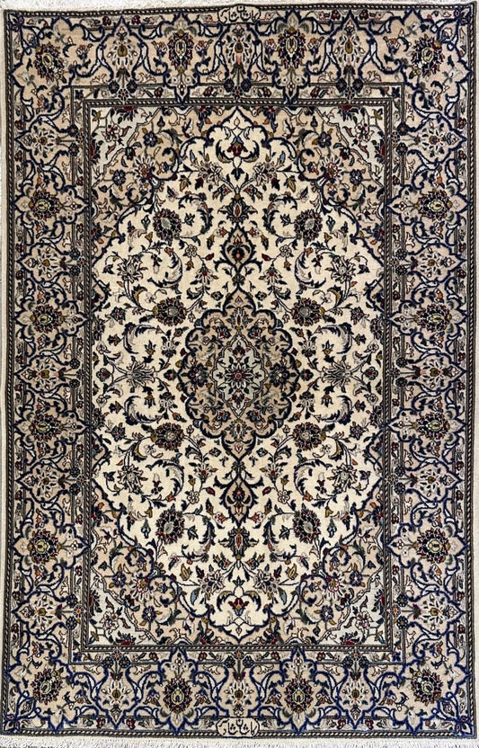 Fine Hand-Knotted Persian Kashan Carpet