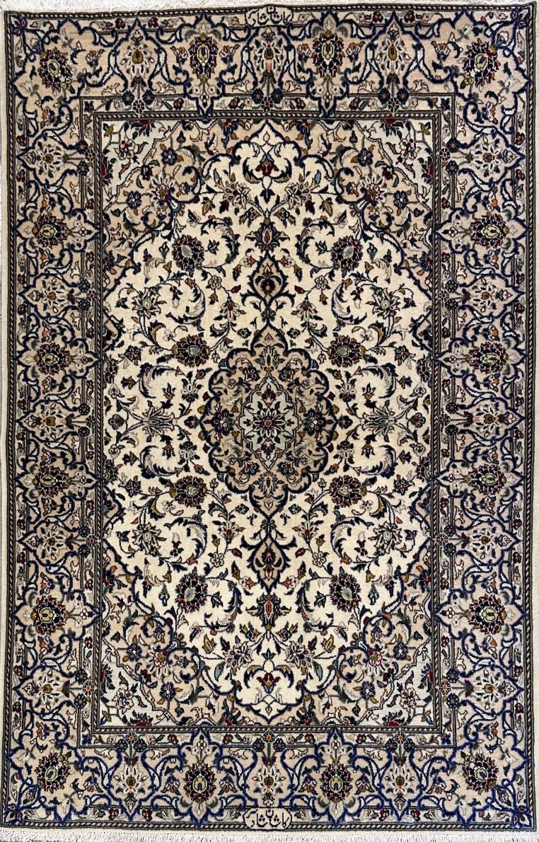 Fine Hand-Knotted Persian Kashan Carpet