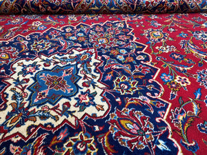Fine Hand-knotted Persian Kashan Carpet
