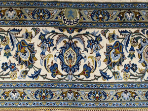 Fine Hand-Knotted Persian Kashan Carpet