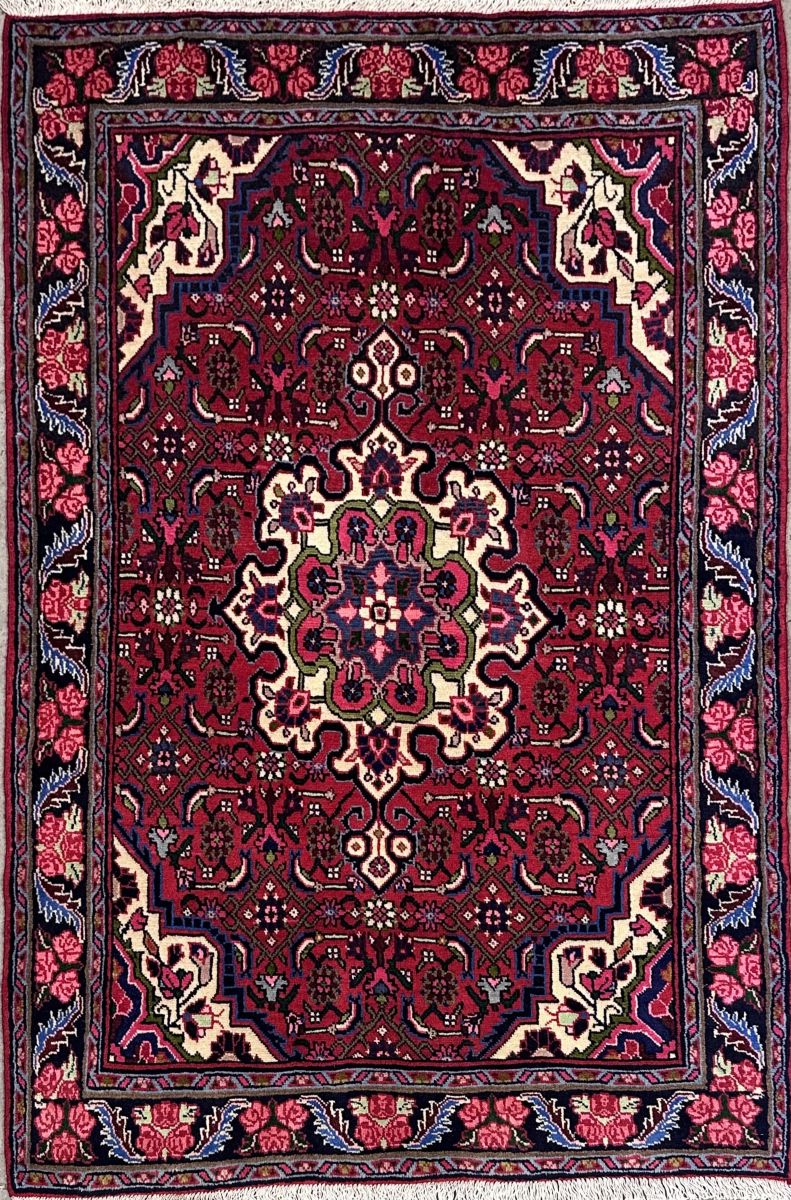 Fine Hand-Knotted Persian Bidjar Rug