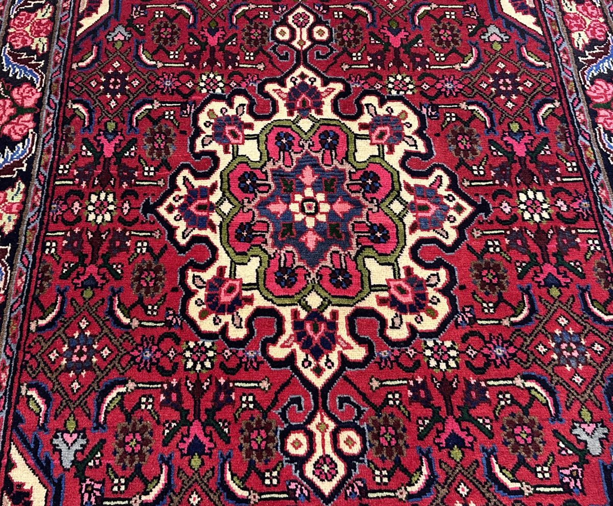 Fine Hand-Knotted Persian Bidjar Rug