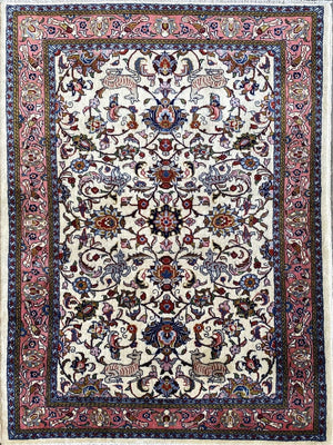 Fine Hand-Knotted Persian Sarouq Carpet