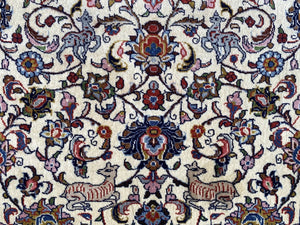 Fine Hand-Knotted Persian Sarouq Carpet