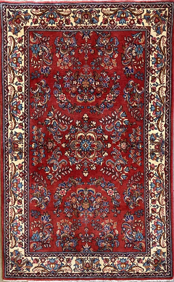 Fine Hand-Knotted Persian Sarouq Carpet