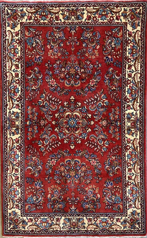 Fine Hand-Knotted Persian Sarouq Carpet