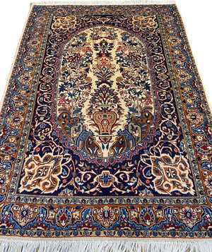 Fine Hand-Knotted Persian Sarouq Ghiasabad Carpet