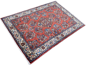 Fine Hand-Knotted Persian Sarouq Rug