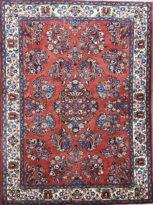 Fine Hand-Knotted Persian Sarouq Rug