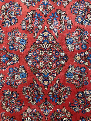 Fine Hand-Knotted Persian Sarouq Rug