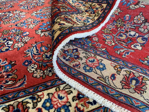 Fine Hand-Knotted Persian Sarouq Rug