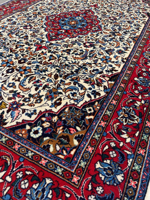 Fine Hand-Knotted Persian Sarouq Ghiasabad Carpet