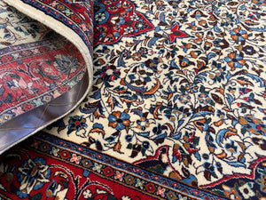 Fine Hand-Knotted Persian Sarouq Ghiasabad Carpet