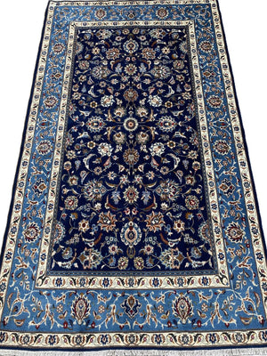 Fine Hand-Knotted Persian Kashan Carpet