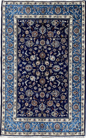 Fine Hand-Knotted Persian Kashan Carpet