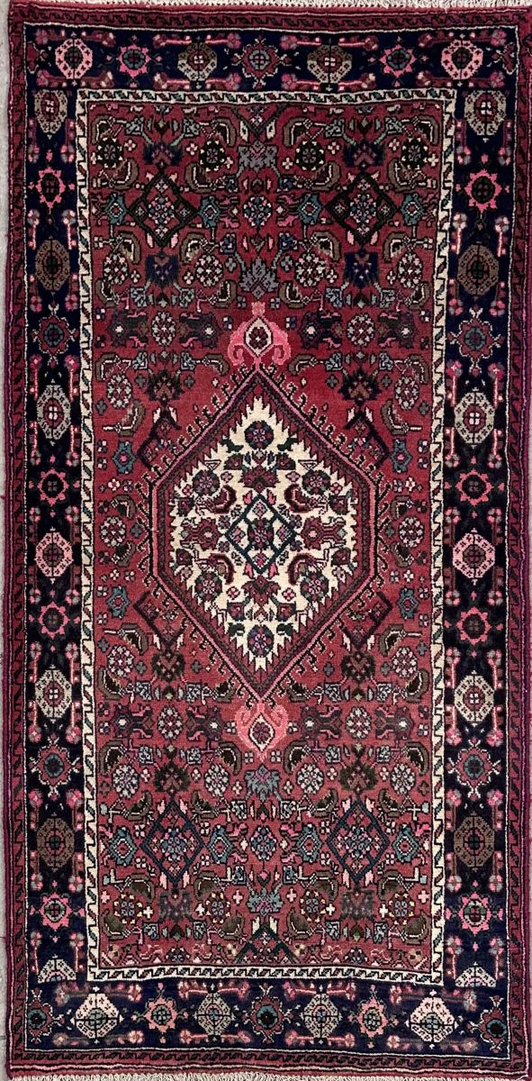 Fine Hand-Knotted Persian Bidjar Rug