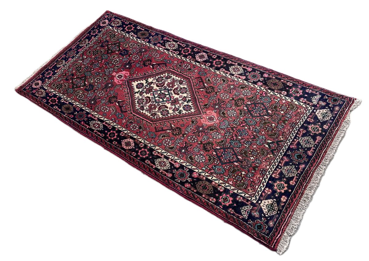 Fine Hand-Knotted Persian Bidjar Rug