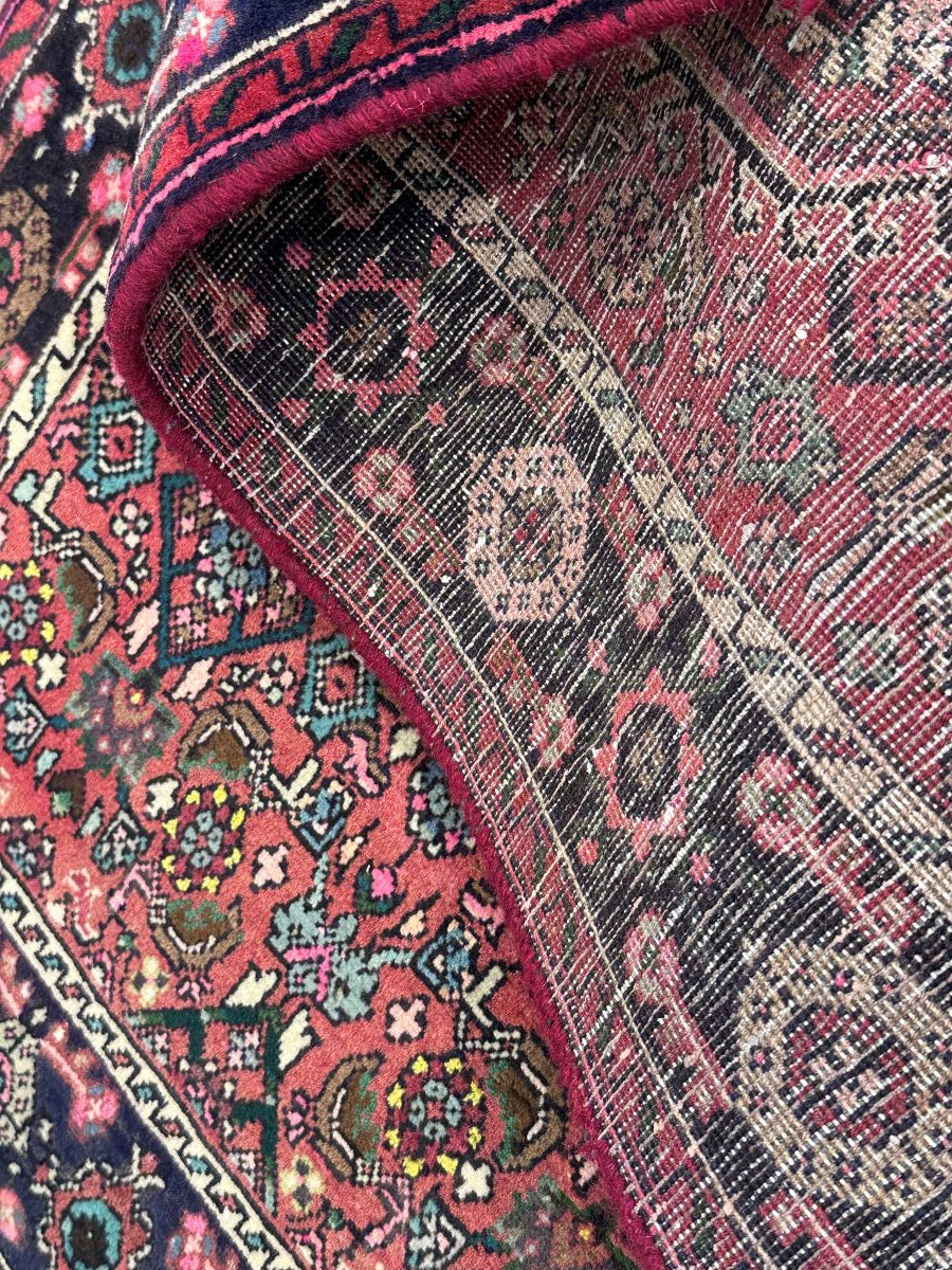 Fine Hand-Knotted Persian Bidjar Rug