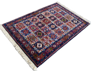 Fine Hand-Knotted Persian Yallameh Rug