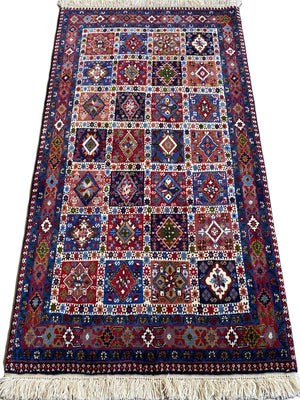 Fine Hand-Knotted Persian Yallameh Rug