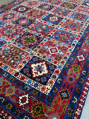 Fine Hand-Knotted Persian Yallameh Rug