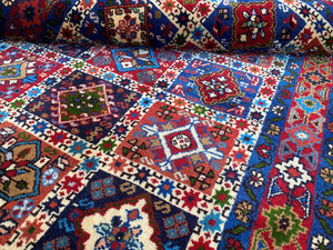 Fine Hand-Knotted Persian Yallameh Rug