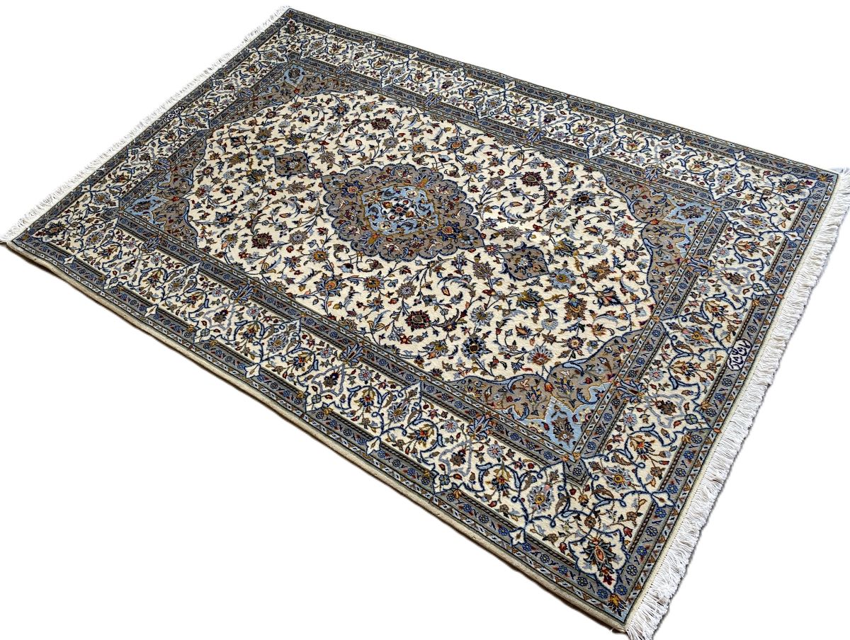 Superfine Hand-Knotted Persian Kashan Carpet