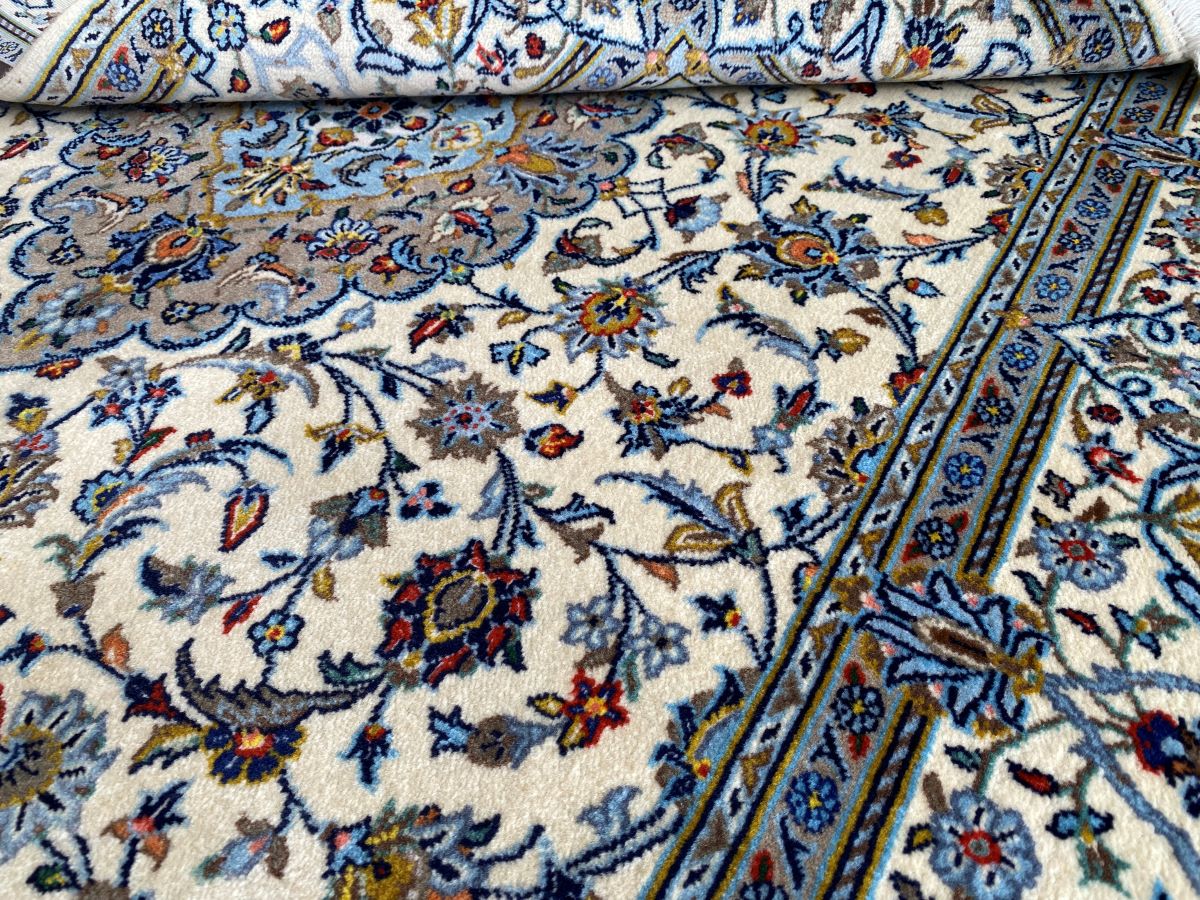 Superfine Hand-Knotted Persian Kashan Carpet