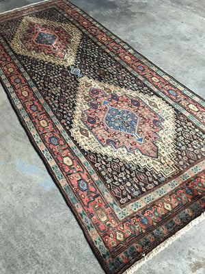 Handmade Persian Senneh Sanandaj Rug