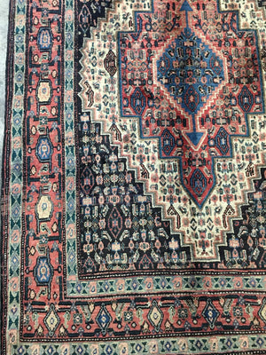 Handmade Persian Senneh Sanandaj Rug