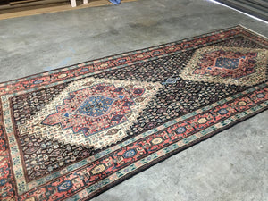 Handmade Persian Senneh Sanandaj Rug