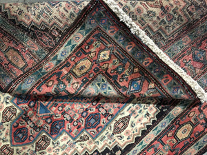 Handmade Persian Senneh Sanandaj Rug