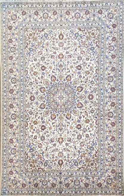 Fine Hand-Knotted Persian Kashan Carpet