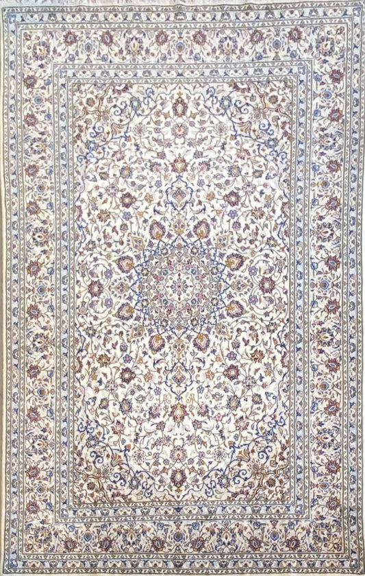 Fine Hand-Knotted Persian Kashan Carpet