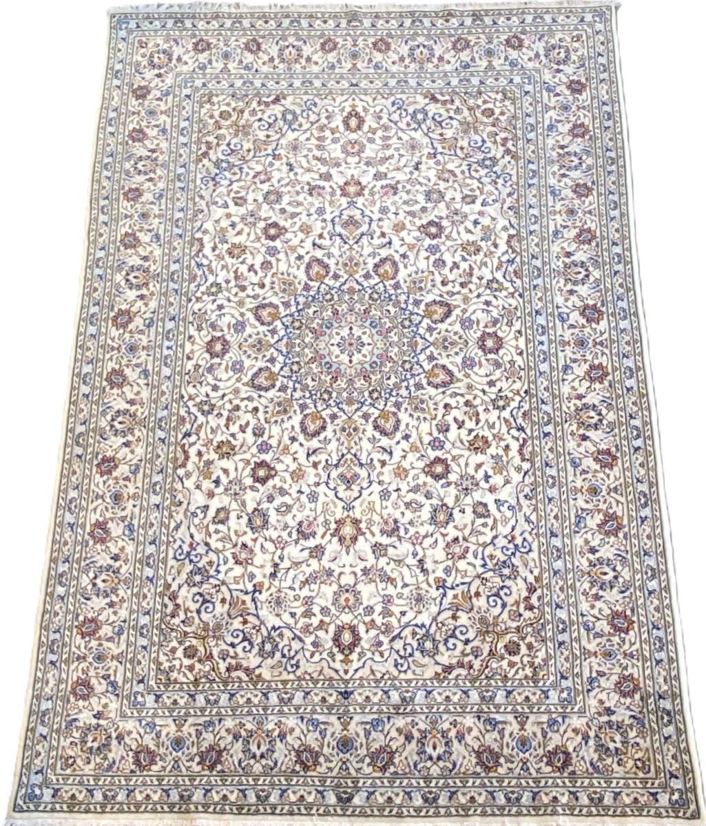 Fine Hand-Knotted Persian Kashan Carpet