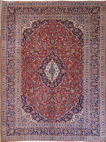 Fine Hand-Knotted Persian Kashan Carpet