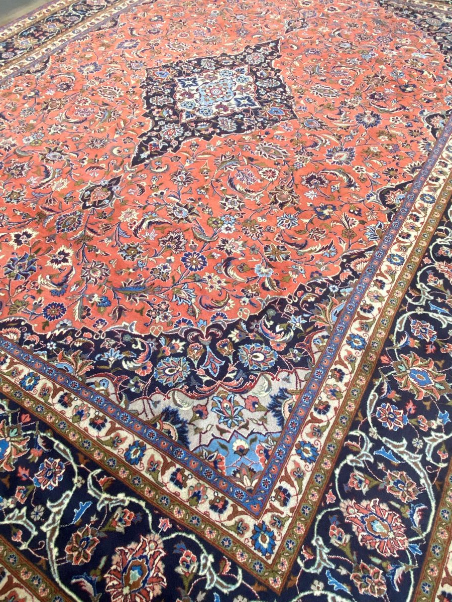 Fine Hand-Knotted Persian Kashan Carpet