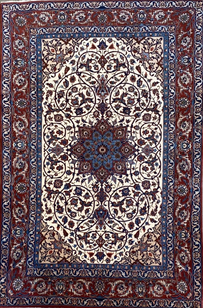 Fine Hand-Knotted Persian Isfahan Carpet
