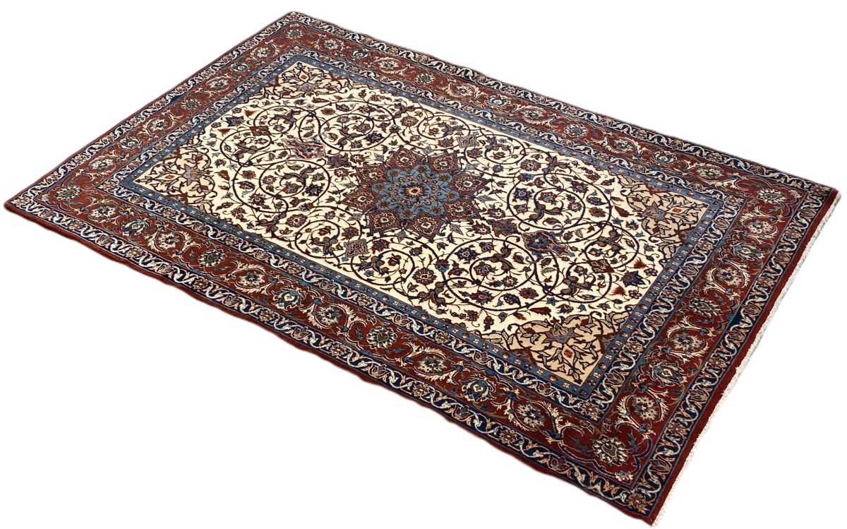 Fine Hand-Knotted Persian Isfahan Carpet