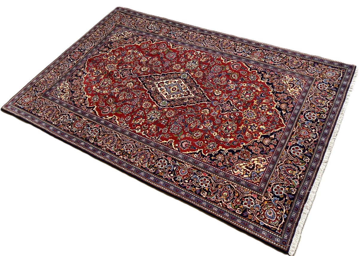 Fine Hand-Knotted Persian Kashan Carpet