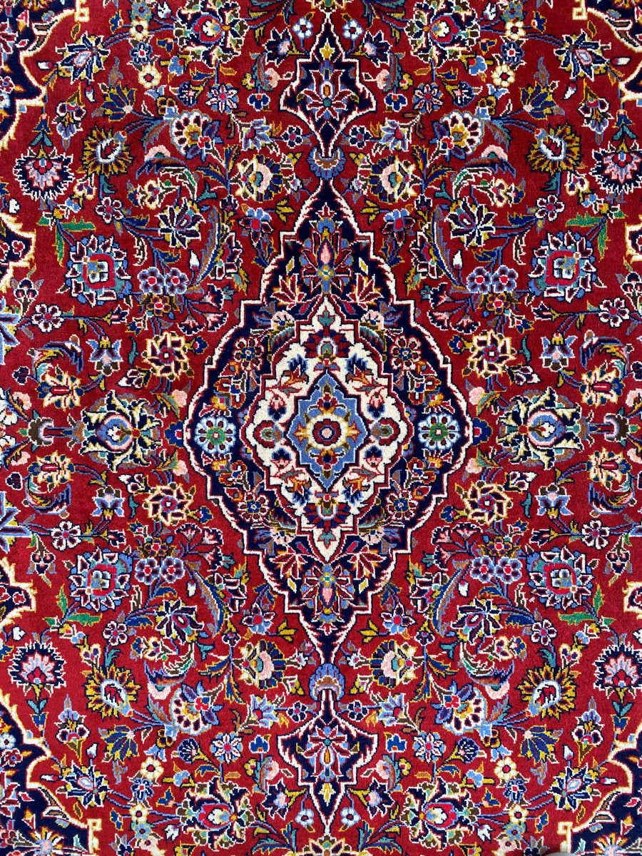 Fine Hand-Knotted Persian Kashan Carpet