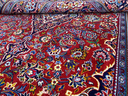 Fine Hand-Knotted Persian Kashan Carpet
