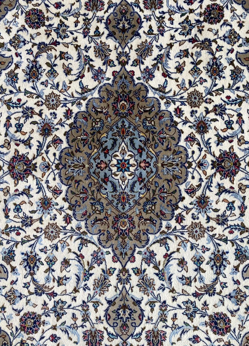 Fine Hand-Knotted Persian Kashan Carpet